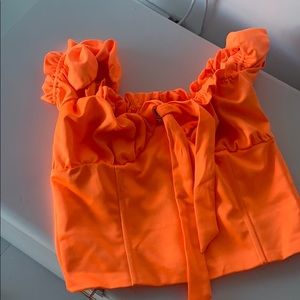 I am gia naomi top orange size small